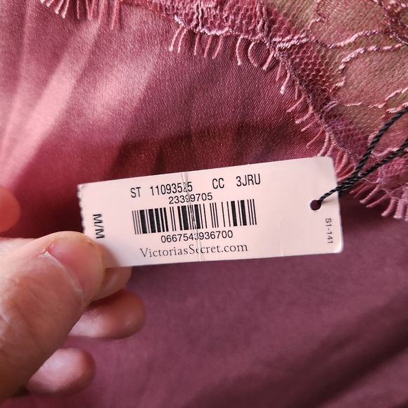 VICTORIAS SECRET SATIN LACE LINGERE SLIP PINK SIZE MEDIUM NWT - Picture 9 of 14